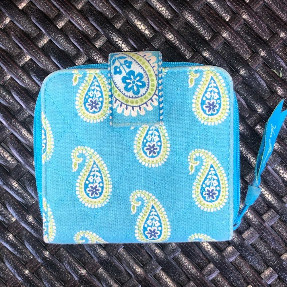 VERA BRADLEY RETIRED PATTERN WALLET